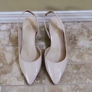 Chic Peagabo cream  shoes - size 7.5